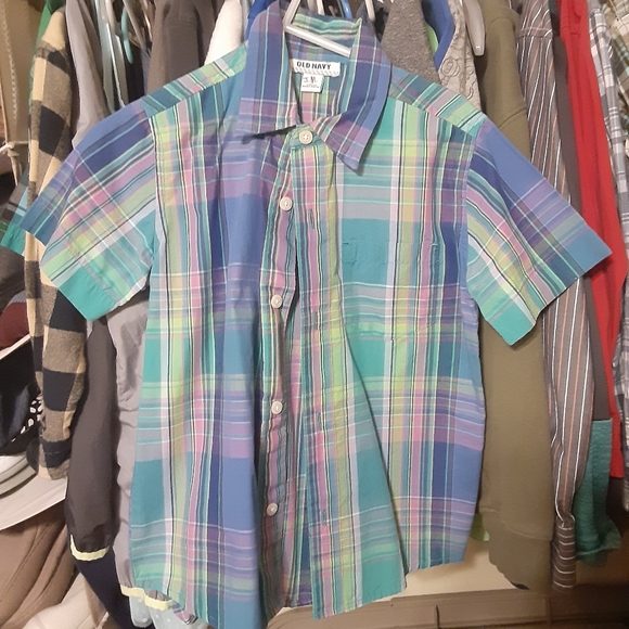 Boys size 6 button up short sleeves - Picture 2 of 5
